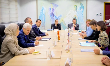 Ахмети на средба со министрите од Вајмарската тројка