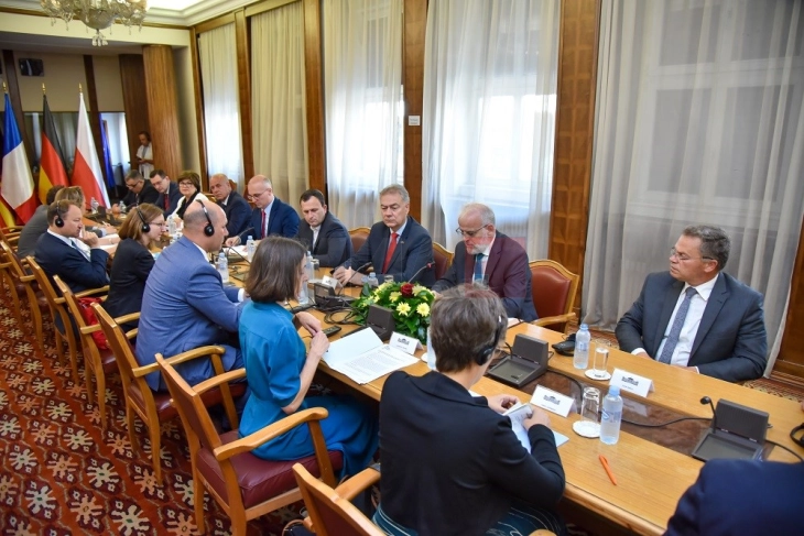 Вајмарската тројка во Собранието: Уставните измени се единствен предуслов за отворање на преговарачките поглавја