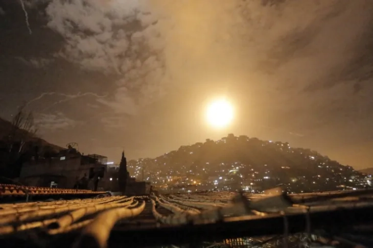 Израел повторно ја нападна околината на Дамаск