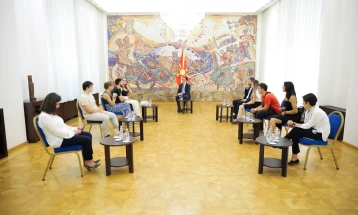 Takim i presidentit Pendarovski me pjesëmarrësit në programin Me origjinë nga Maqedonia