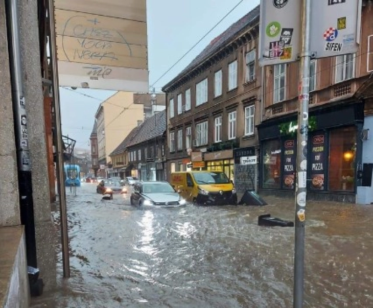 Dy persona humbën jetën si pasojë e stuhisë së fuqishme në Zagreb