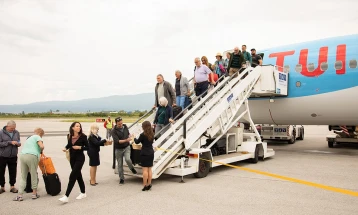 Пораст од 41 отсто на превезените патници преку аеродормите во Скопје и Охрид во првата половина од годината 