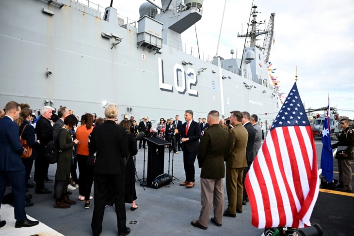 Секретарот на САД за морнарица вели дека мултинационалната воена вежба е демонстрација за Кина