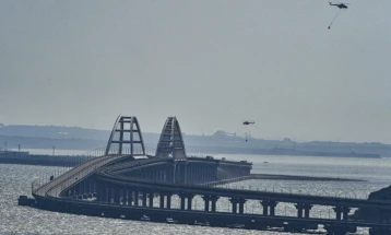 Зеленски: Кримскиот мост е легитимна воена цел