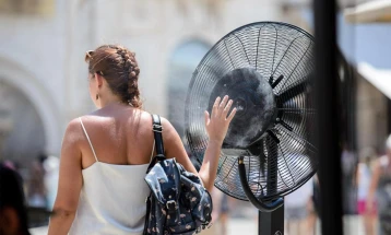Weather: Sunny and sweltering; high 43°C