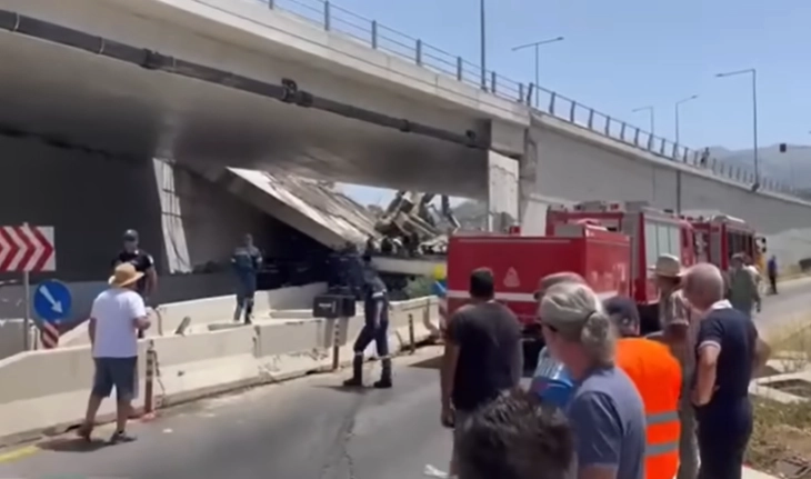 Се урна надвозник во изградба во близина на грчкиот град Патра, во тек спасувачка акција