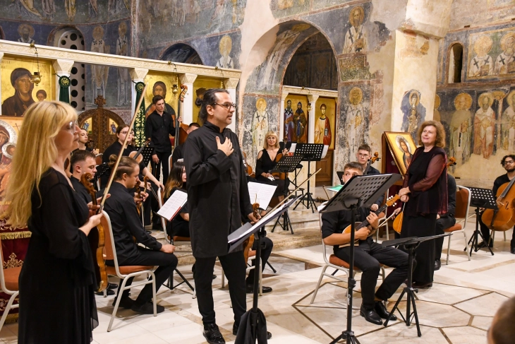 Српскиот виолинист и музички педагог Јован Богосављевиќ ја промовираше композицијата „Аргентинска фантазија“ посветена на „Охридско лето“