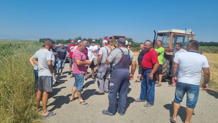 Земјоделците од Овчеполскиот регион бараат итно да се пушти вода за наводнување