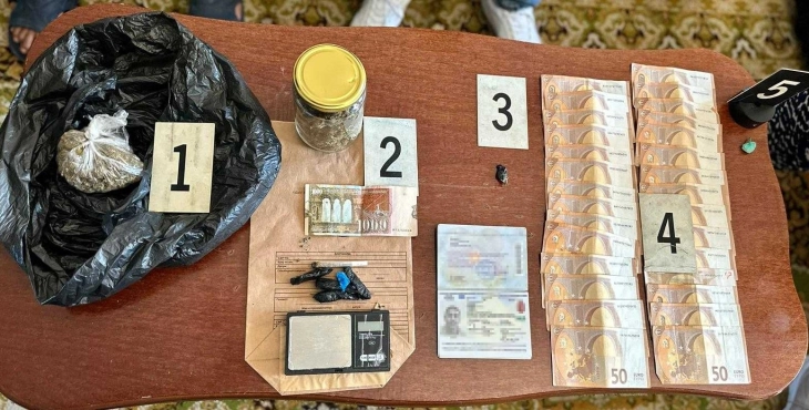 Приведен дилер, претрес во Кавадарци, пронајдени различни видови дрога
