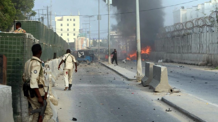 Sulm mbi akademinë ushtarake në Mogadishu, të paktën 25 ushtarë e humbën jetën, 40 janë plagosur