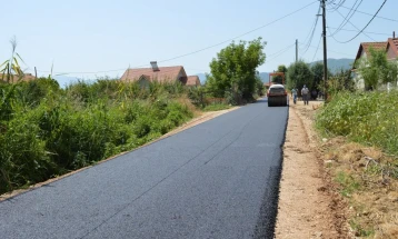 Се асфалтираат три улици во селото Градашорци, Општина Василево