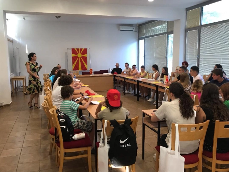 Во Охрид отворена Летната школа по македонски јазик за деца на иселениците