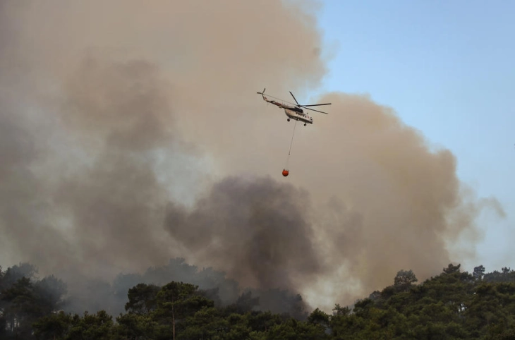 Zjarri i madh pyjor në afërsi të pushimores turke Kemer pas pesë ditësh vihet nën kontroll