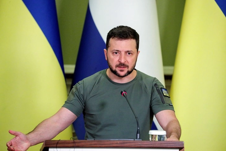 Зеленски: Борбите на фронтот се тешки, нападите се многу силни, а украинските сили доминираат