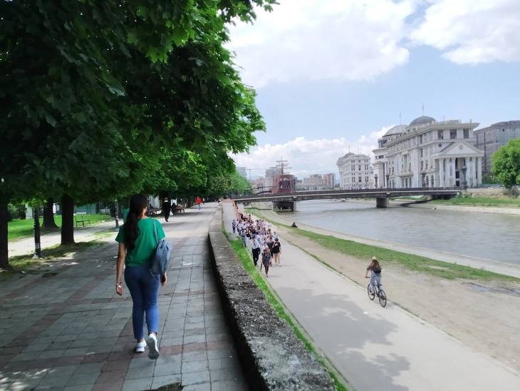 MASH: Studentët deri më 10 gusht të aplikojnë për shujtë të subvencionuar për studentë