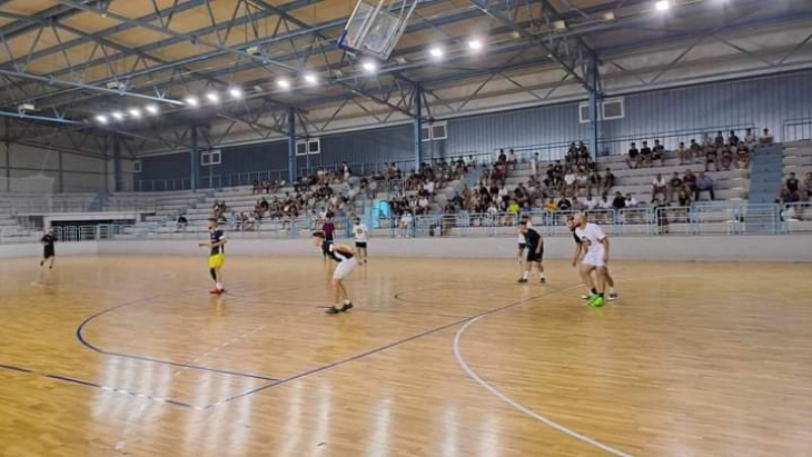 Во Дебар почна традиционалниот турнир во мал фудбал
