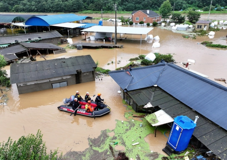 Тропската бура Канун предизавика поплави во Јужна Кореја, а евакуирани се и 10.000 лица