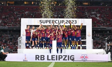 No title for Kane as Olmo leads Leipzig to Super Cup win over Bayern