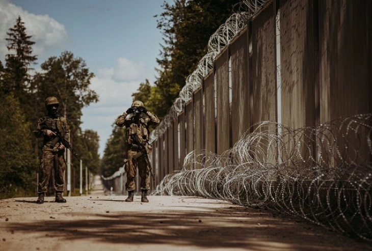 Poland to hold referendum on border fence with Belarus
