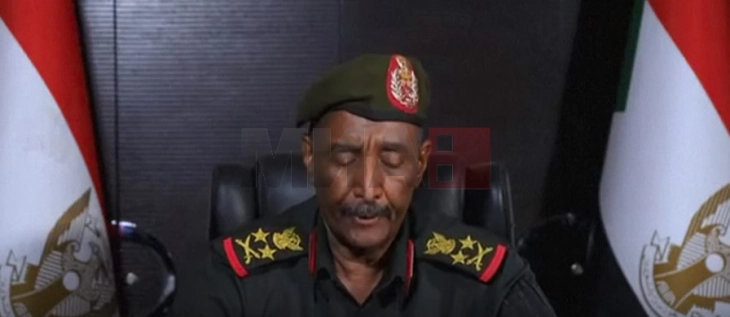 Udhëheqësi i ushtrisë sudaneze ka akuzuar paraushtarakët rivalë RSF për krime lufte