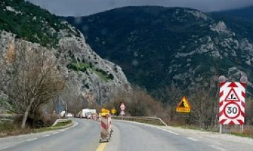 Поради асфалтирање затворена за сообраќај делницата Велес - Градско