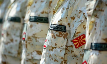 Пендаровски утре ќе одликува припадници на Армијата со Медал за учество во хуманитарни или мировни операции