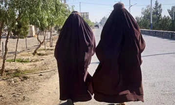 Авганистан: Според талибанците, жените губат вредност ако нивните лица се видливи за мажите во јавност