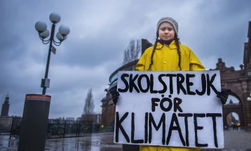 Тунберг по пет години климатски протести: Продолжете со притисокот