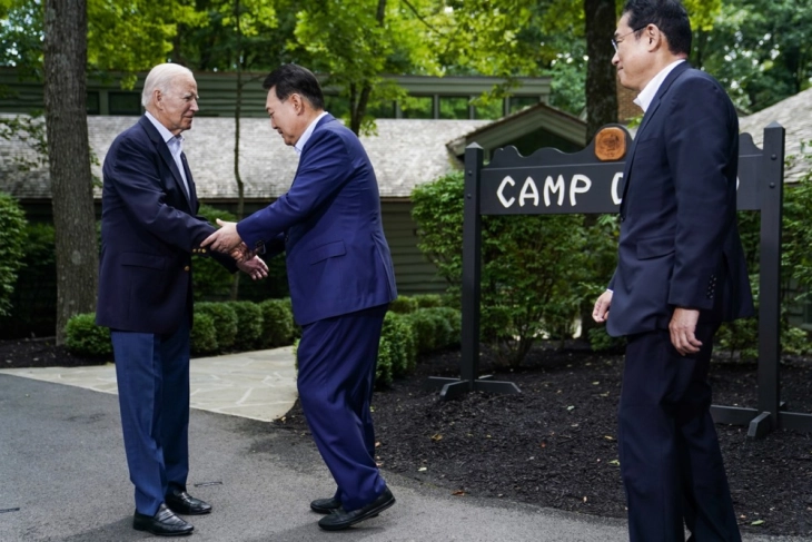 Samit i SHBA-së, Japonisë dhe Koresë së Jugut për forcimin e sigurisë ndaj qëndrimeve të Pekinit dhe aktivitetet e Phenianit