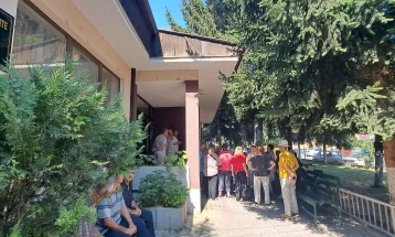 Tetovo pensioners demand higher pensions for third week
