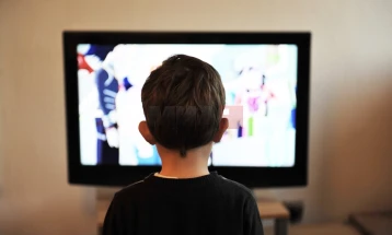 Екраните може лошо да влијаат врз комуникативните вештини на децата