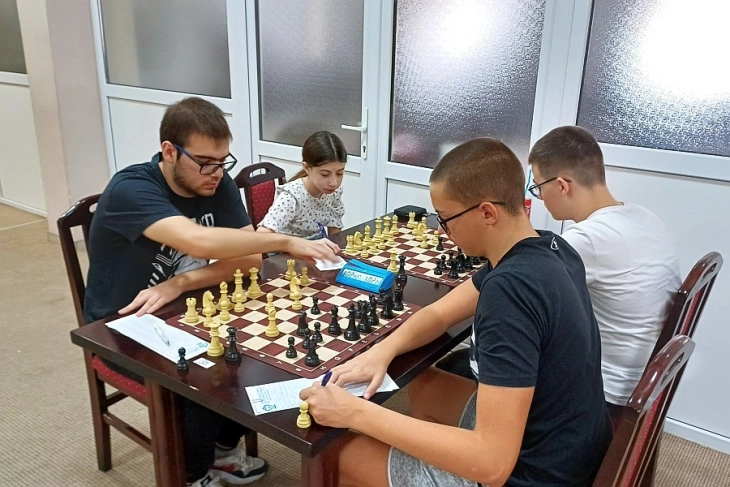 Исполнето шаховско лето за јуниорите на ШК Алкалоид