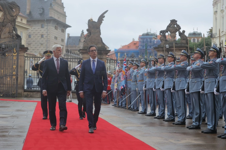 Filloi vizita zyrtare e presidentit Pendarovski në Republikën e Çekisë