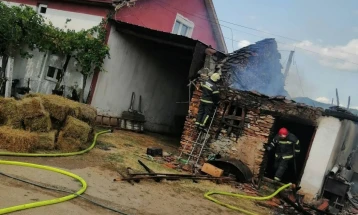 Пожар во селото Костурино, изгореа помошни простории од семејна куќа