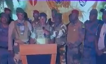 Војската на Габон најави повторно отворање на границите