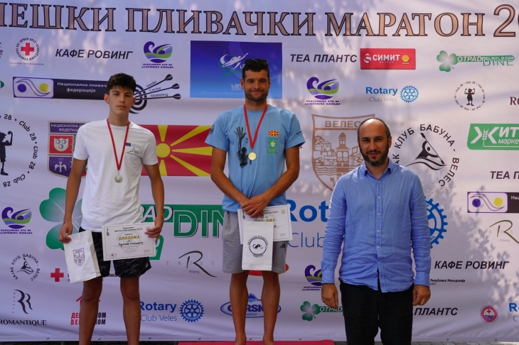 Евгениј Поп Ацев и Јана Костадиновска победници на 10. Велешкиот пливачки маратон