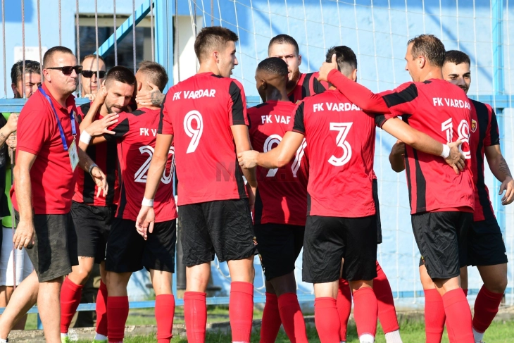 ПМФЛ: Без голови на дербито меѓу Шкендија и Шкупи, прва победа на Вардар
