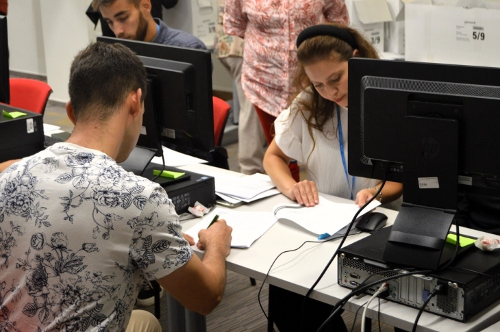 Shparkase banka SHA Shkup filloi me ndarjen e kartelave për mëngjesin e subvencionuar studentor