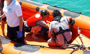 Над 200 мигранти спасени кај островите во Егејското Море, еден е пронајден мртов