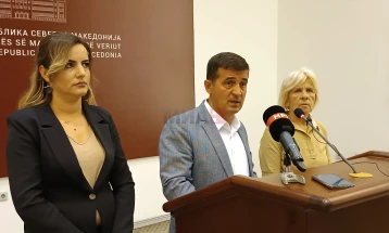 Пратениците Коџаџику, Шаини и Зендели: Измените во Кривичниот законик се прават за да се спаси Никола Груевски