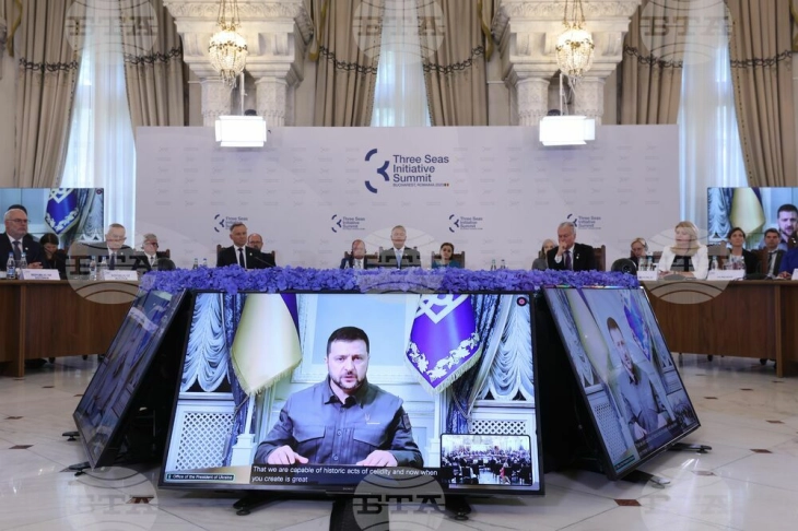 Зеленски учествуваше виртуелно на самитот на Иницијативата за „Три мориња“ во Букурешт