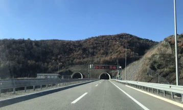 Времен сообраќањен режим во тунелот на стационажа км 6+326 до км 6+366, на десна страна од тунелот, правец Блаце – Скопје