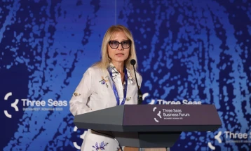 Бугарската министерка за иновации и раст Стојчева на бизнис форум на иницијативата „Три мориња“ во Букурешт