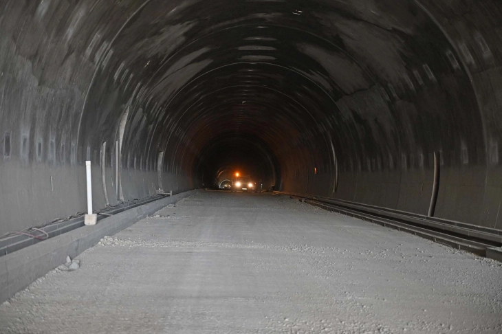 Од понеделник времен сообраќаен режим во тунелот на патот Блаце – Скопје