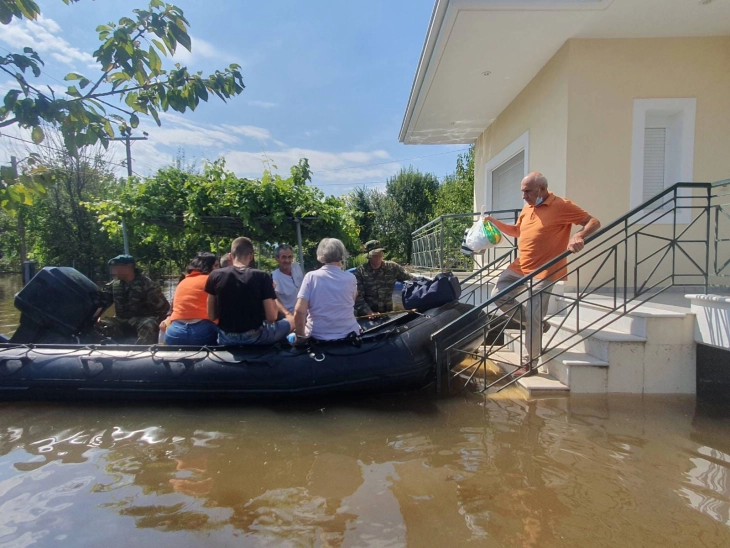 Во состојба на готовност поради опасност од поплави жителите на 35 села во грчката област Тесалија