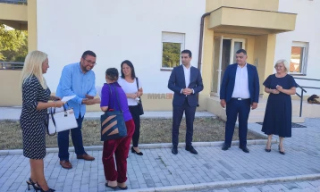 Министерот Бочварски додели социјални станови во Демир Капија 