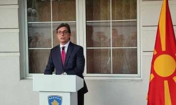 Pendarovski: Osmani dhe Begaj bënë thirrje për bashkëjetesë dhe respekt të ndërsjellë sipas shembullit të Nënës Terezë