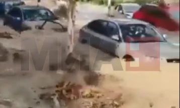 Mijëra të vdekur në Libi pas shembjes së dy digave nga stuhia