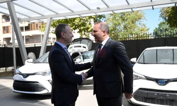 Misioni i OSBE-së  dhuron automjete për Ministrinë e Punëve të Brendshme