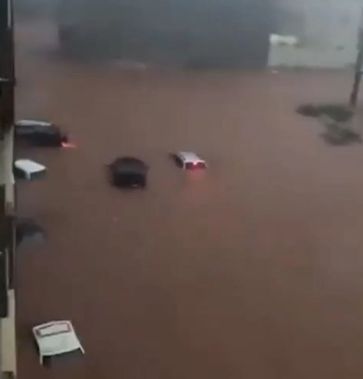 Përmbytjet në Libi shkatërruan një të katërtën e qytetit Derna, ekziston frika se 10.000 persona janë të zhdukur